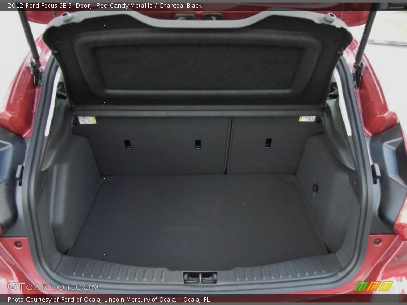  2012 Focus SE 5-Door Trunk