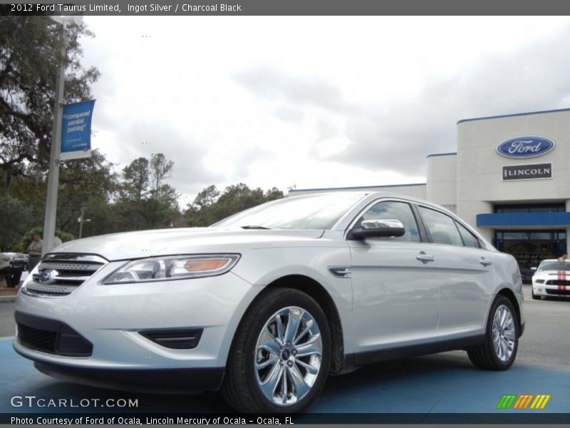 Front 3/4 View of 2012 Taurus Limited