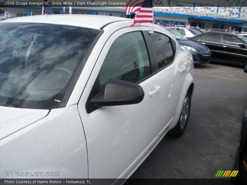 Stone White / Dark Khaki/Light Graystone 2008 Dodge Avenger SE
