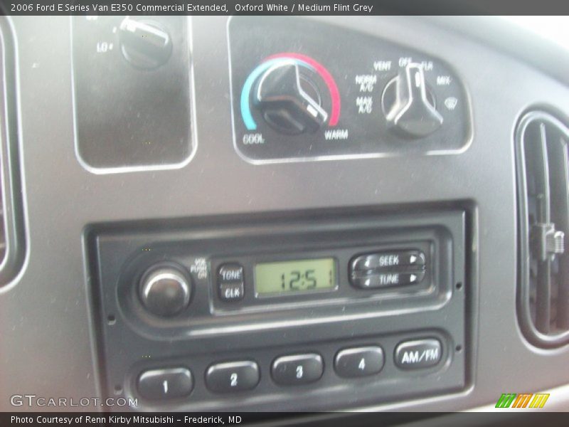 Oxford White / Medium Flint Grey 2006 Ford E Series Van E350 Commercial Extended