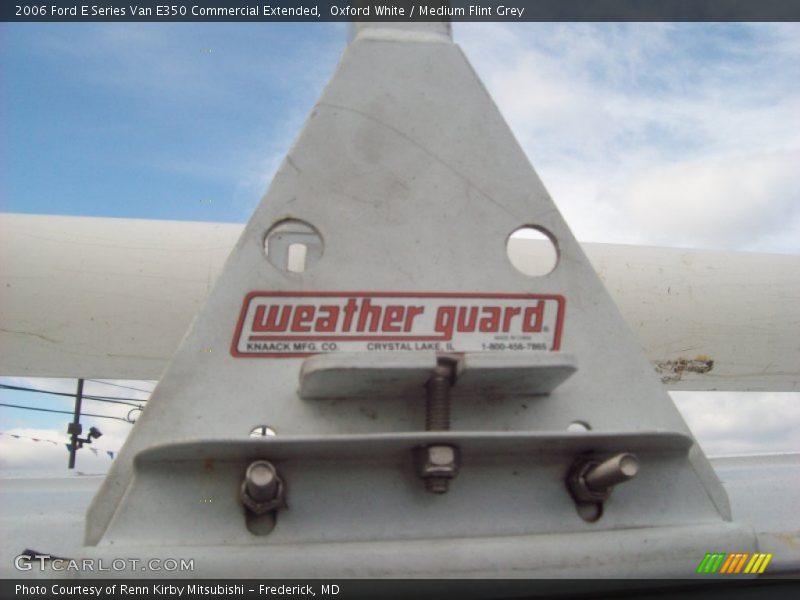 Oxford White / Medium Flint Grey 2006 Ford E Series Van E350 Commercial Extended