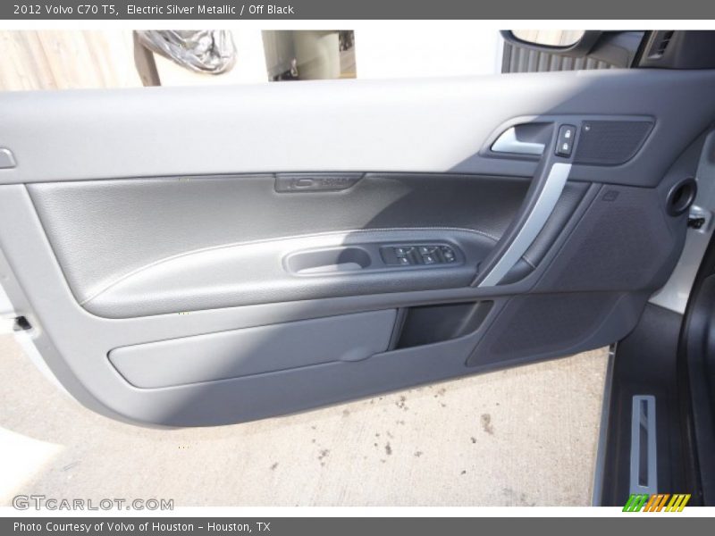 Electric Silver Metallic / Off Black 2012 Volvo C70 T5