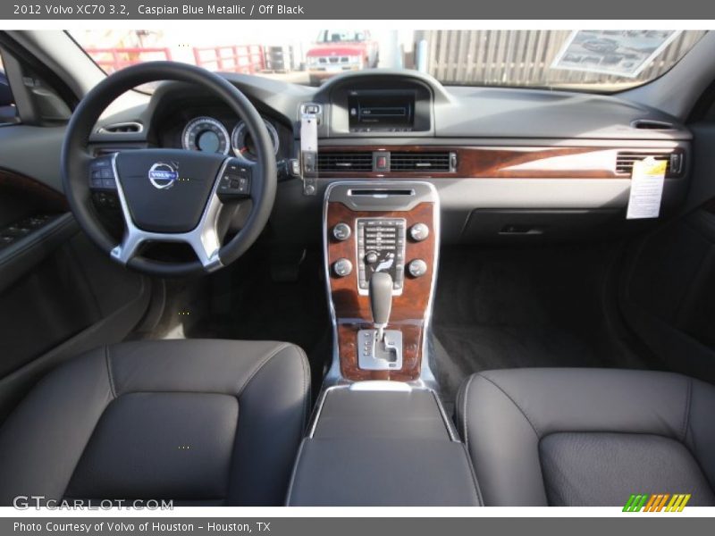 Dashboard of 2012 XC70 3.2