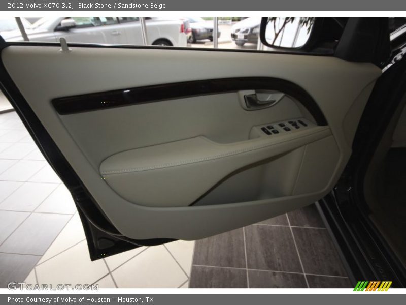 Black Stone / Sandstone Beige 2012 Volvo XC70 3.2
