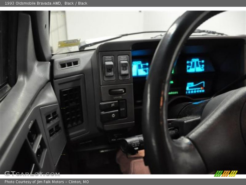 Black / Black 1993 Oldsmobile Bravada AWD