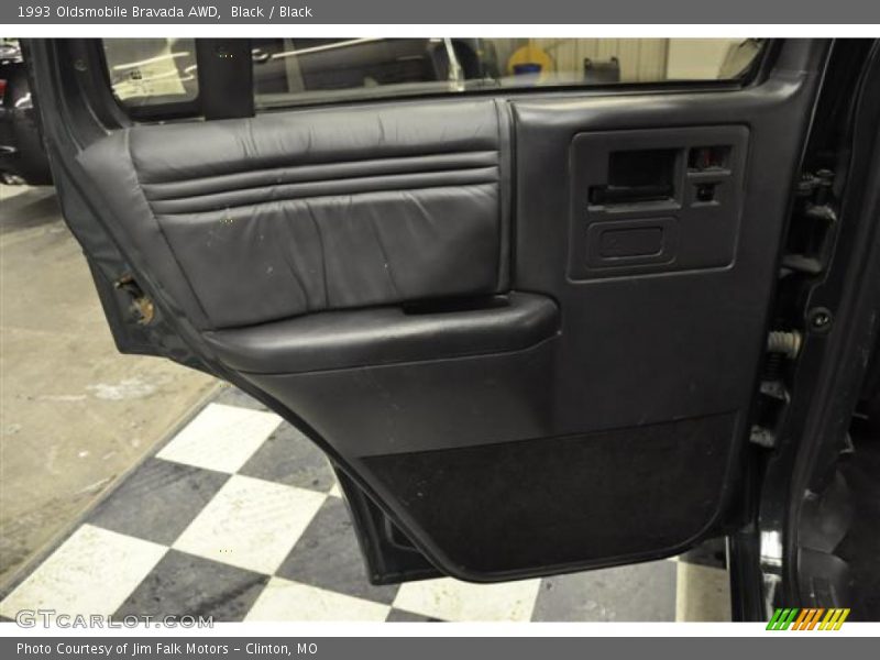 Black / Black 1993 Oldsmobile Bravada AWD