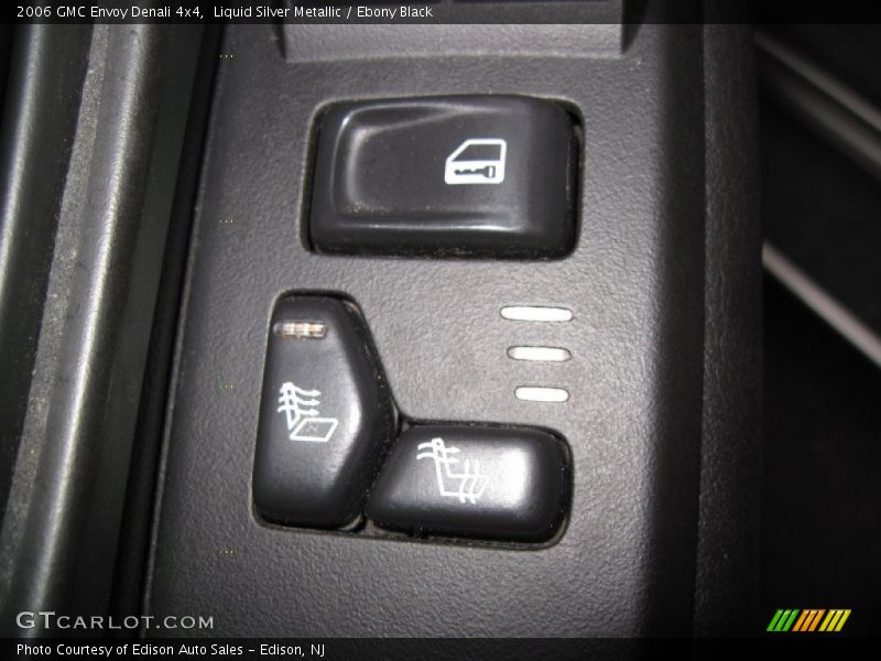 Liquid Silver Metallic / Ebony Black 2006 GMC Envoy Denali 4x4