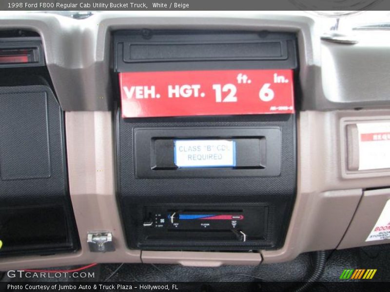 White / Beige 1998 Ford F800 Regular Cab Utility Bucket Truck