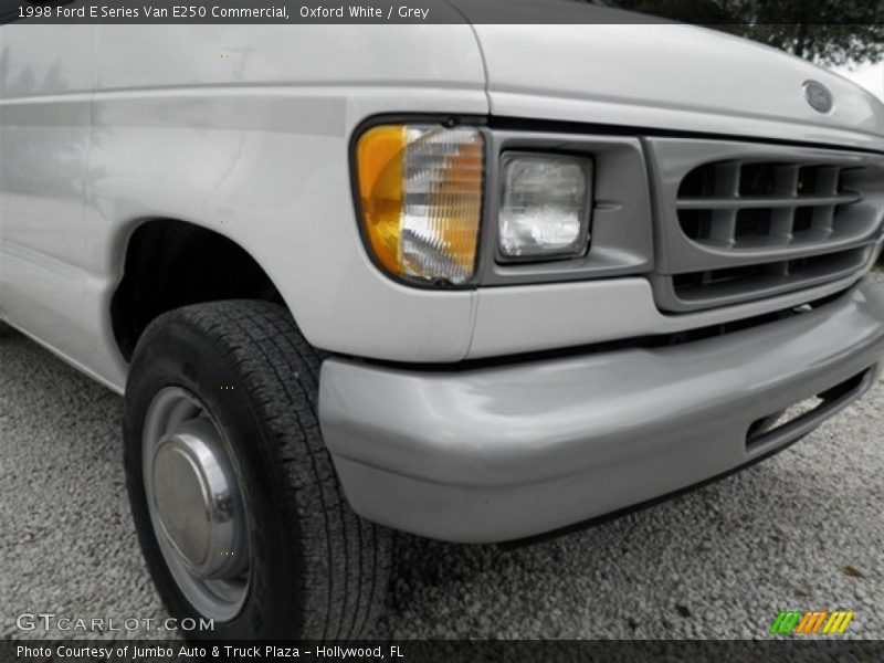 Oxford White / Grey 1998 Ford E Series Van E250 Commercial