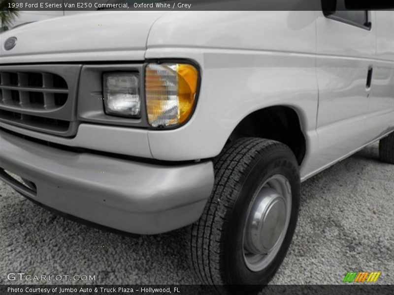 Oxford White / Grey 1998 Ford E Series Van E250 Commercial