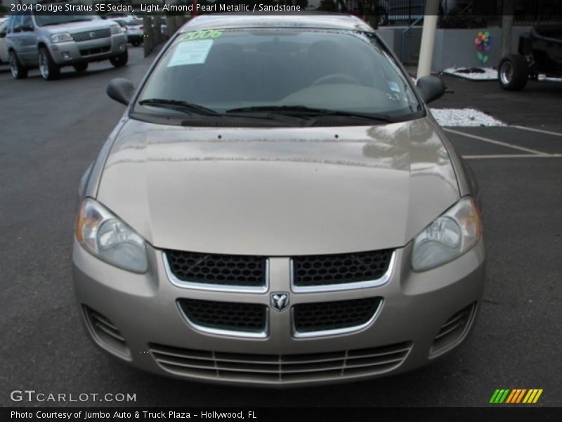 Light Almond Pearl Metallic / Sandstone 2004 Dodge Stratus SE Sedan
