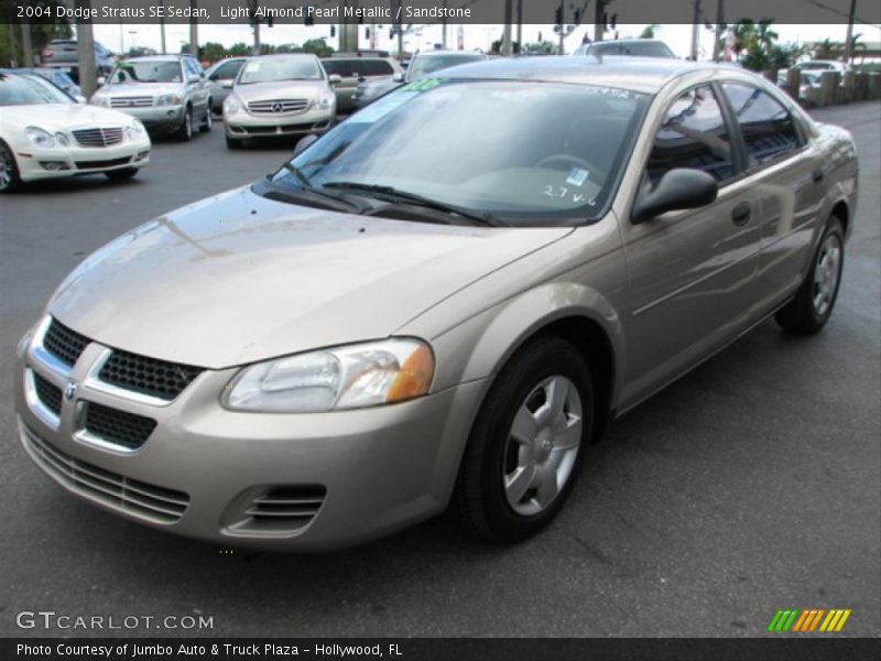 Light Almond Pearl Metallic / Sandstone 2004 Dodge Stratus SE Sedan