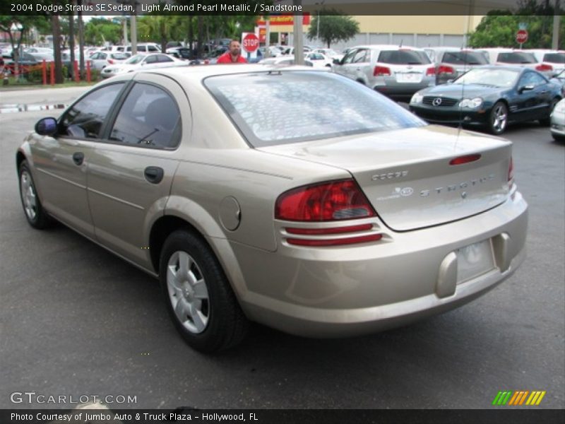 Light Almond Pearl Metallic / Sandstone 2004 Dodge Stratus SE Sedan