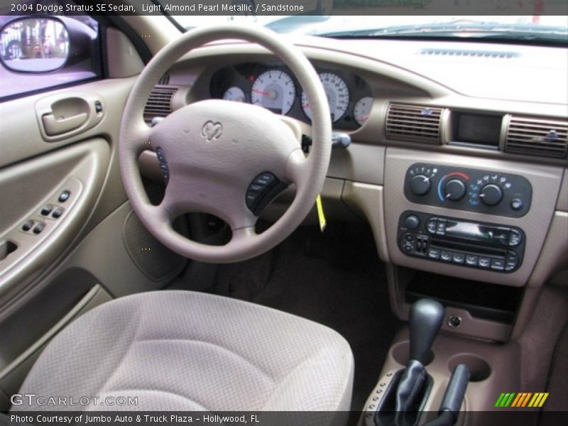 Light Almond Pearl Metallic / Sandstone 2004 Dodge Stratus SE Sedan