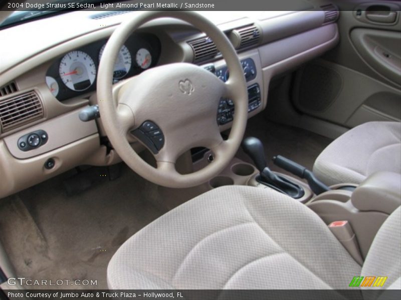 Light Almond Pearl Metallic / Sandstone 2004 Dodge Stratus SE Sedan