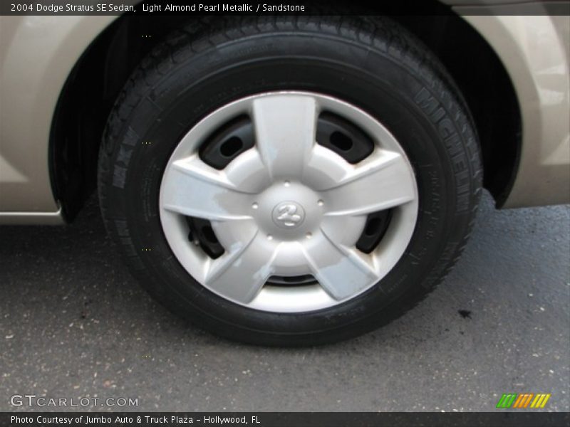 Light Almond Pearl Metallic / Sandstone 2004 Dodge Stratus SE Sedan