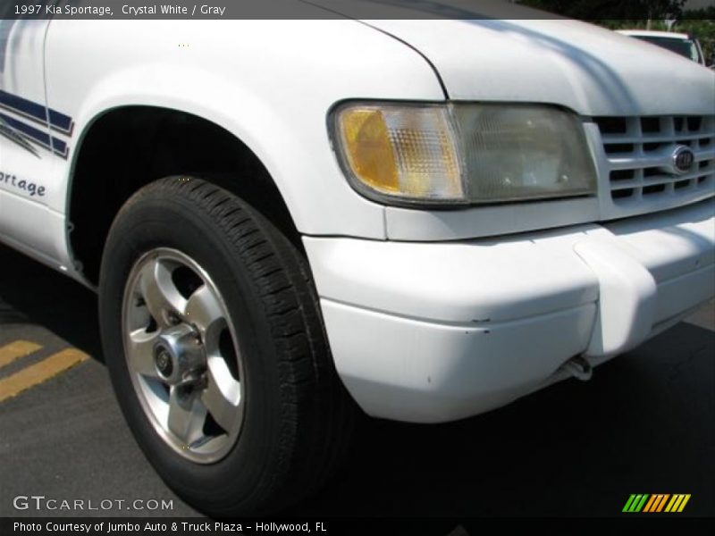 Crystal White / Gray 1997 Kia Sportage