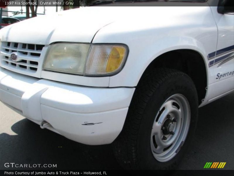 Crystal White / Gray 1997 Kia Sportage