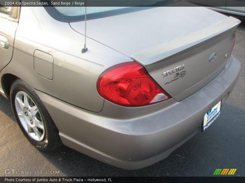 Sand Beige / Beige 2004 Kia Spectra Sedan