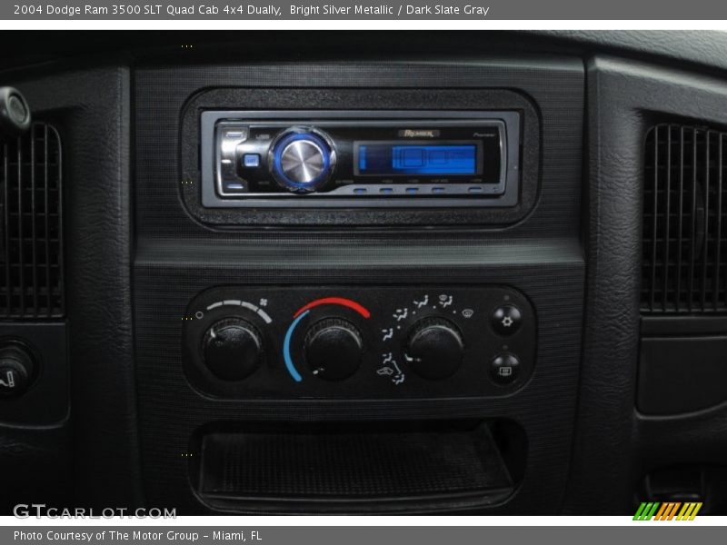Bright Silver Metallic / Dark Slate Gray 2004 Dodge Ram 3500 SLT Quad Cab 4x4 Dually
