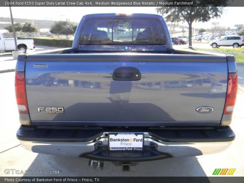 Medium Wedgewood Blue Metallic / Medium Parchment 2004 Ford F250 Super Duty Lariat Crew Cab 4x4