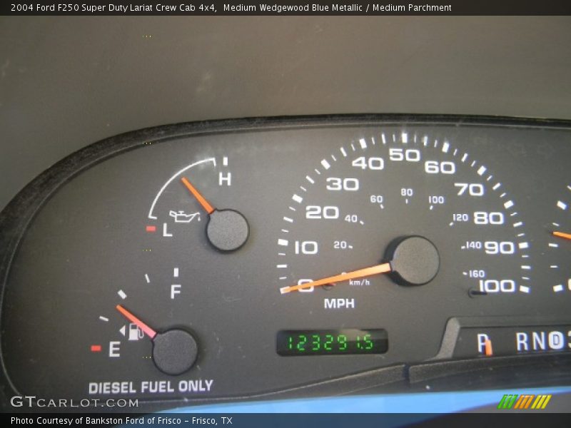 Medium Wedgewood Blue Metallic / Medium Parchment 2004 Ford F250 Super Duty Lariat Crew Cab 4x4