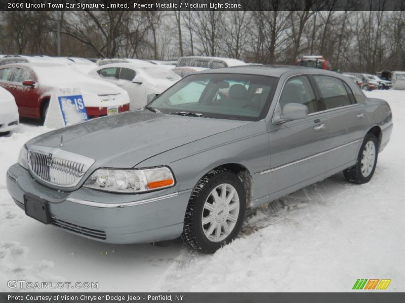 Pewter Metallic / Medium Light Stone 2006 Lincoln Town Car Signature Limited