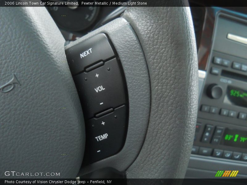 Pewter Metallic / Medium Light Stone 2006 Lincoln Town Car Signature Limited