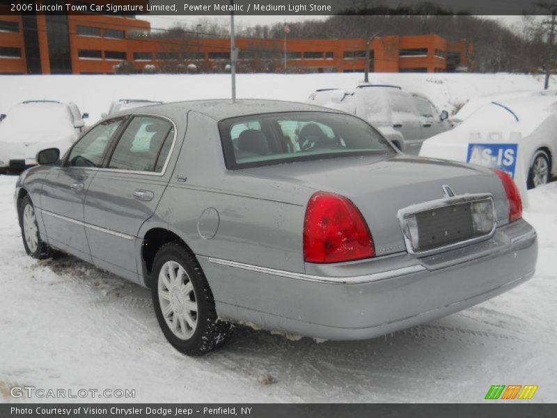 Pewter Metallic / Medium Light Stone 2006 Lincoln Town Car Signature Limited