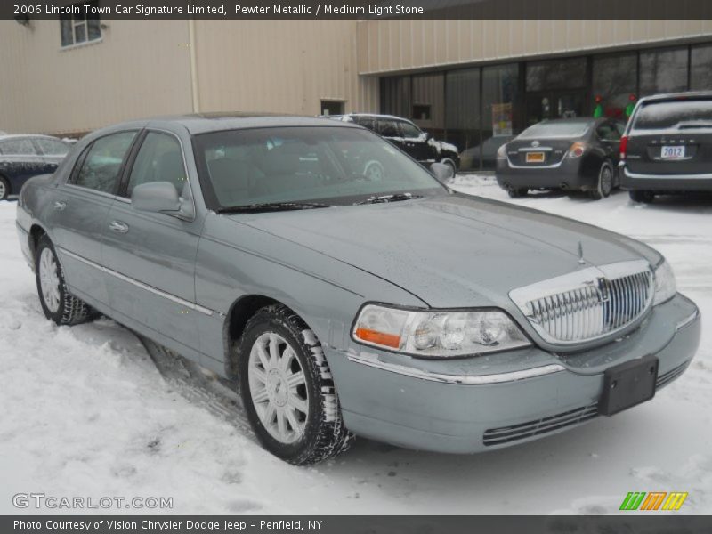 Pewter Metallic / Medium Light Stone 2006 Lincoln Town Car Signature Limited