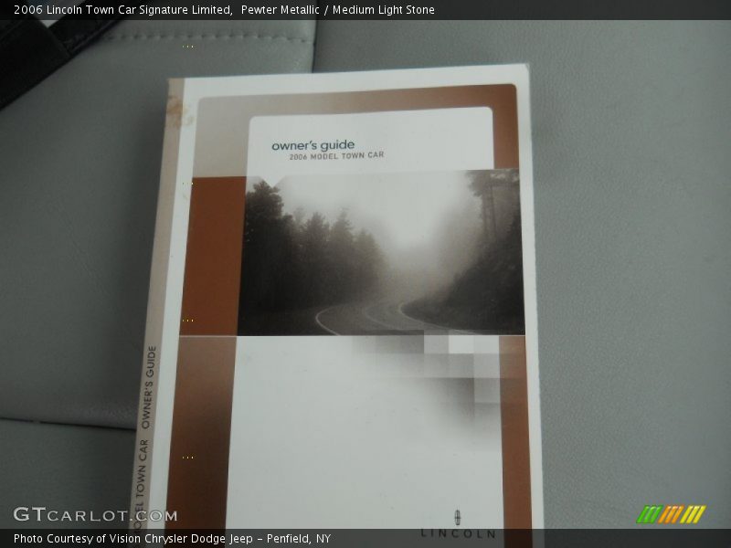 Pewter Metallic / Medium Light Stone 2006 Lincoln Town Car Signature Limited