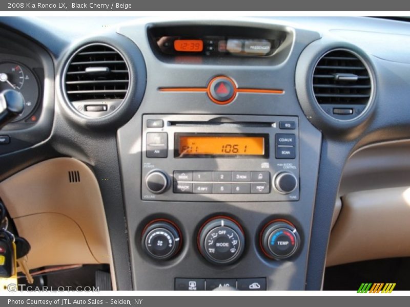 Black Cherry / Beige 2008 Kia Rondo LX