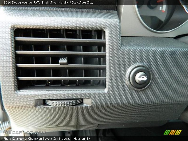 Bright Silver Metallic / Dark Slate Gray 2010 Dodge Avenger R/T