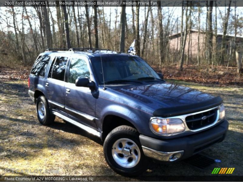 Medium Wedgewood Blue Metallic / Medium Prairie Tan 2000 Ford Explorer XLT 4x4
