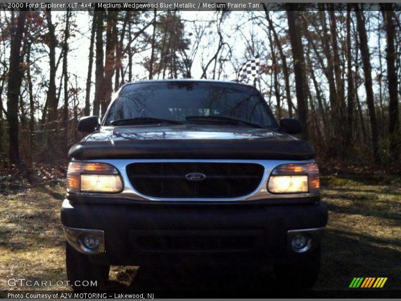 Medium Wedgewood Blue Metallic / Medium Prairie Tan 2000 Ford Explorer XLT 4x4