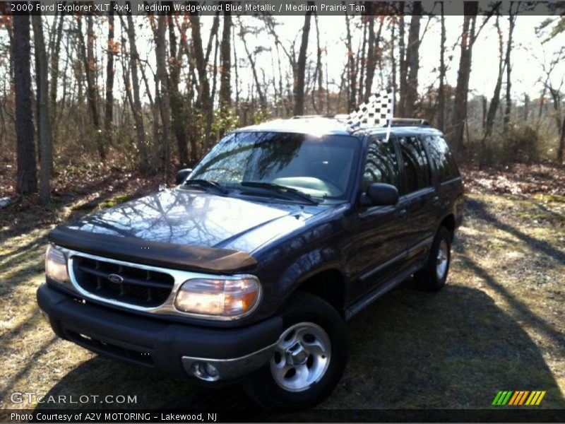 Medium Wedgewood Blue Metallic / Medium Prairie Tan 2000 Ford Explorer XLT 4x4