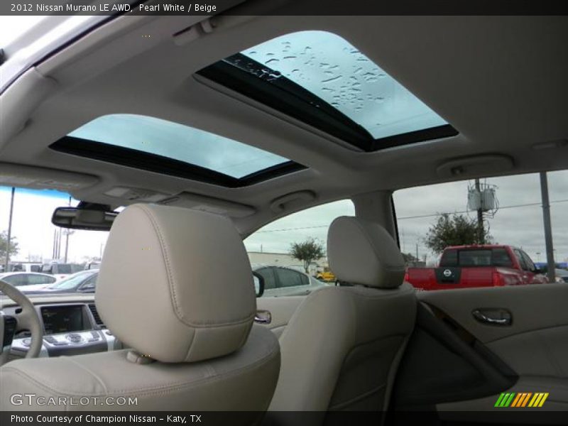 Sunroof of 2012 Murano LE AWD