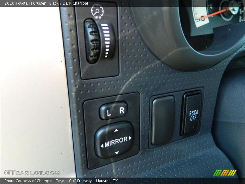 Controls of 2010 FJ Cruiser 