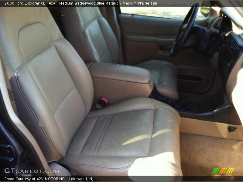 Medium Wedgewood Blue Metallic / Medium Prairie Tan 2000 Ford Explorer XLT 4x4