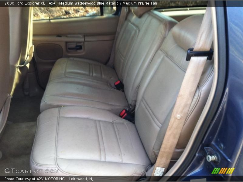 Medium Wedgewood Blue Metallic / Medium Prairie Tan 2000 Ford Explorer XLT 4x4