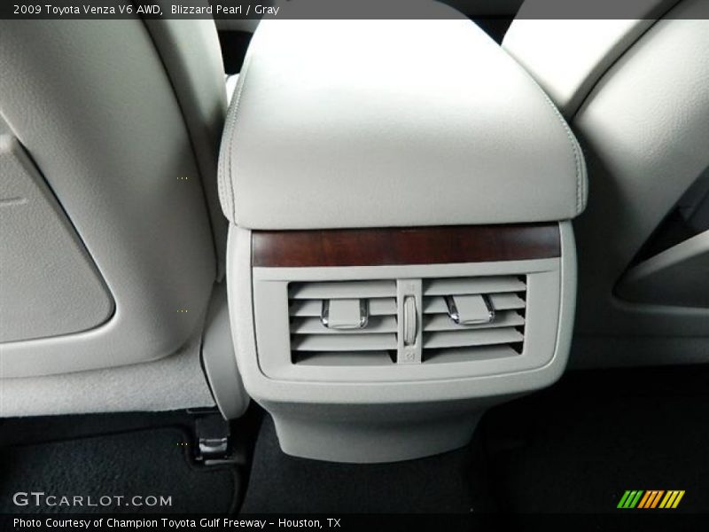 Blizzard Pearl / Gray 2009 Toyota Venza V6 AWD