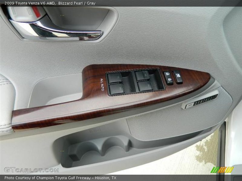 Blizzard Pearl / Gray 2009 Toyota Venza V6 AWD