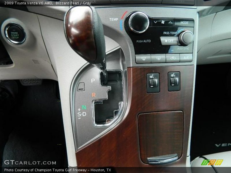 Blizzard Pearl / Gray 2009 Toyota Venza V6 AWD