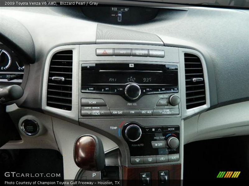 Blizzard Pearl / Gray 2009 Toyota Venza V6 AWD
