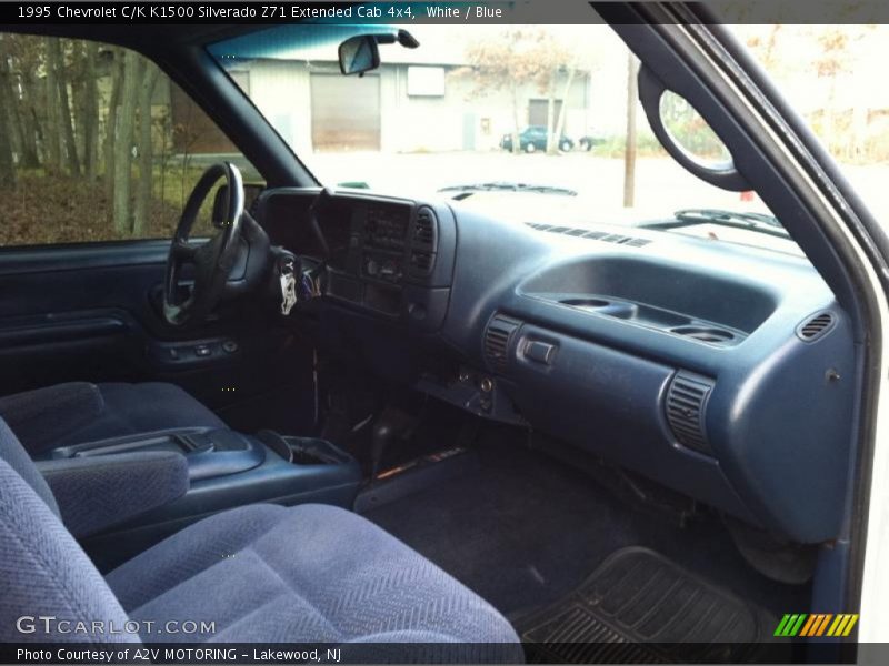 Dashboard of 1995 C/K K1500 Silverado Z71 Extended Cab 4x4