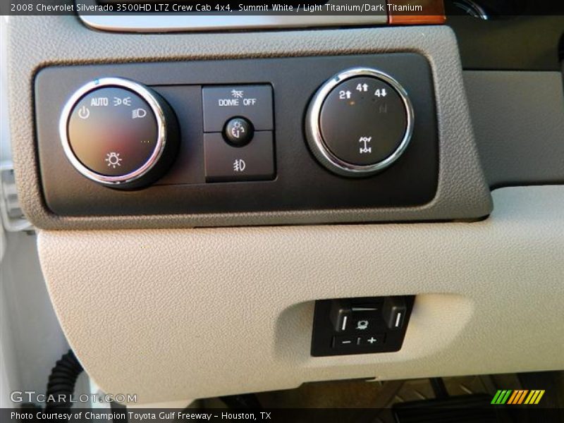 Controls of 2008 Silverado 3500HD LTZ Crew Cab 4x4