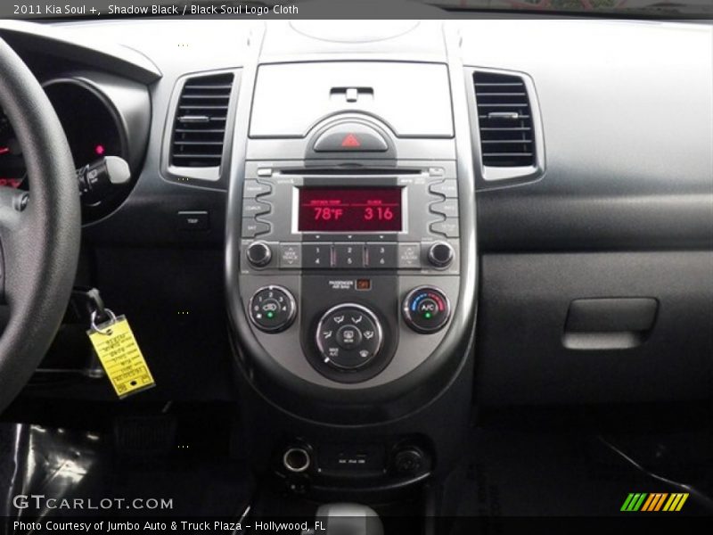 Shadow Black / Black Soul Logo Cloth 2011 Kia Soul +