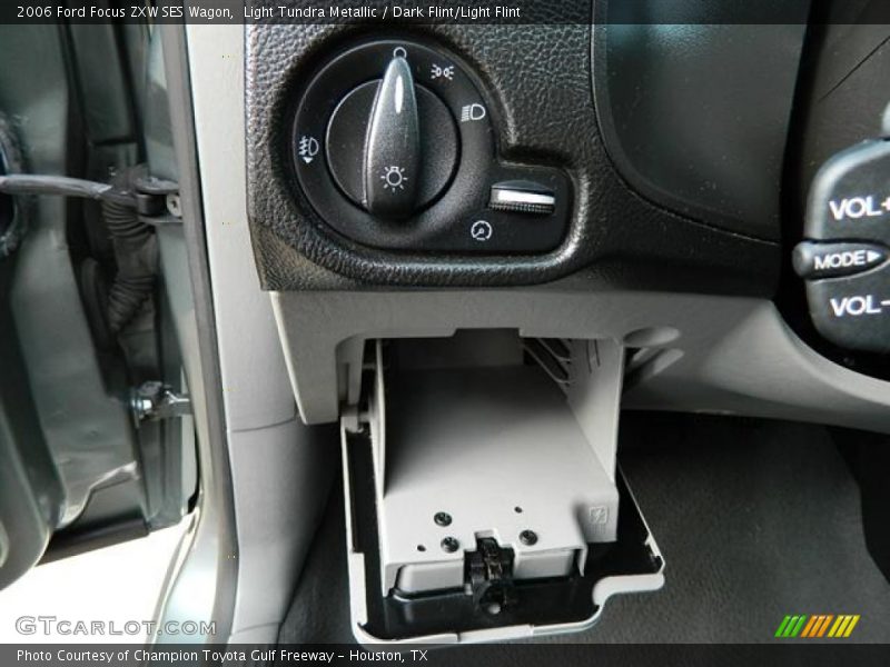 Controls of 2006 Focus ZXW SES Wagon