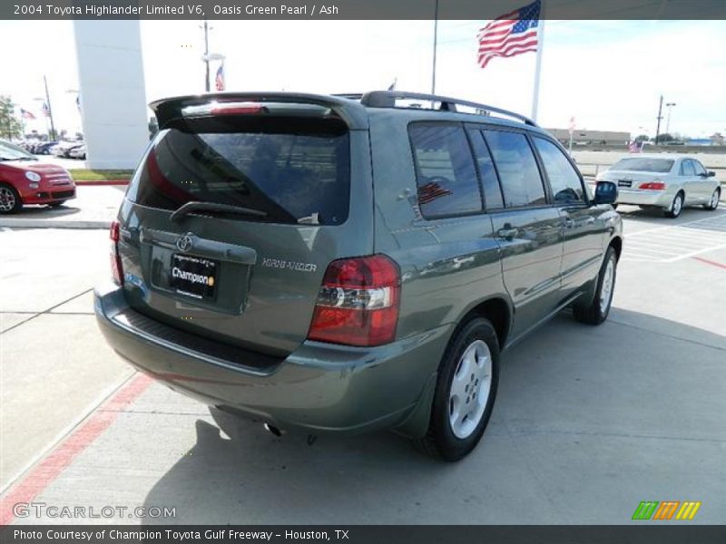 Oasis Green Pearl / Ash 2004 Toyota Highlander Limited V6