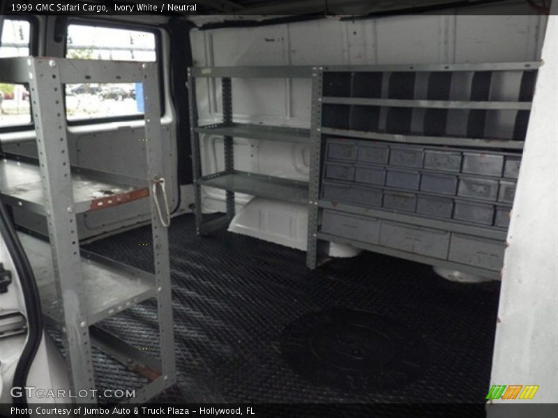 Ivory White / Neutral 1999 GMC Safari Cargo